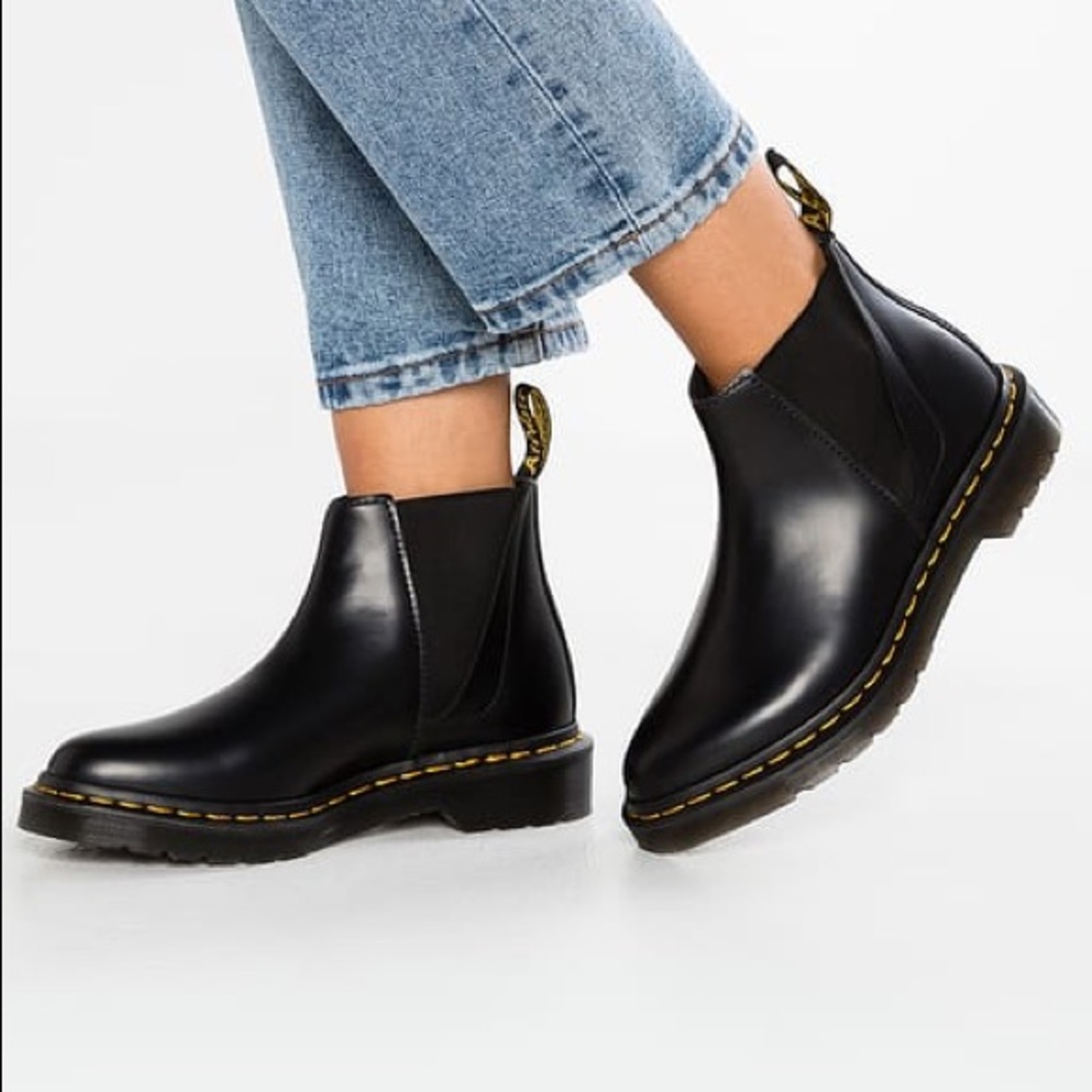 SOLD ❤️ Doc Marten Chelsea Bianca Boots